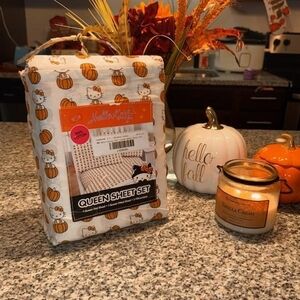 Hello Kitty Orange Pumpkin Queen Sheet Set